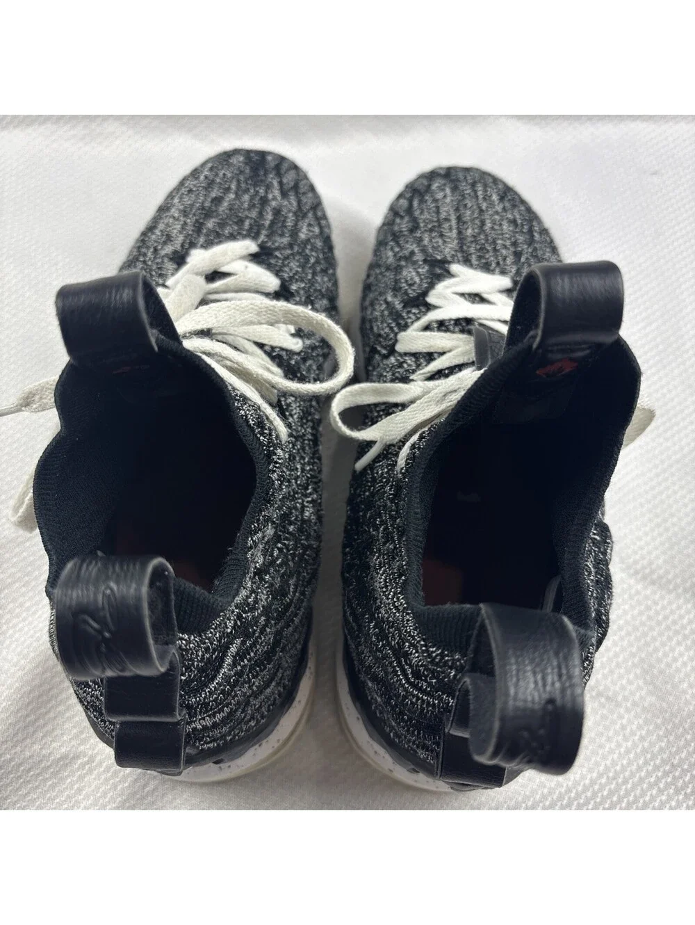 Nike LeBron 15 XV Ashes Black White Oreo 922811-002 Size 6 Youth